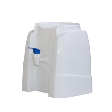 Plastový výdejník vody